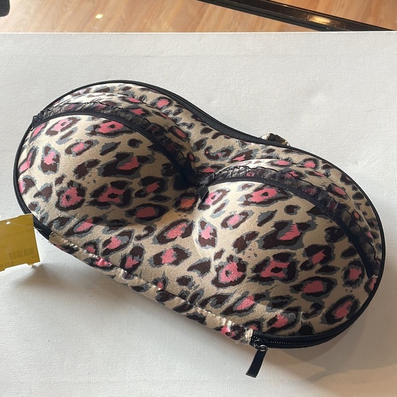 Bra holder!! - Picture 2 of 7